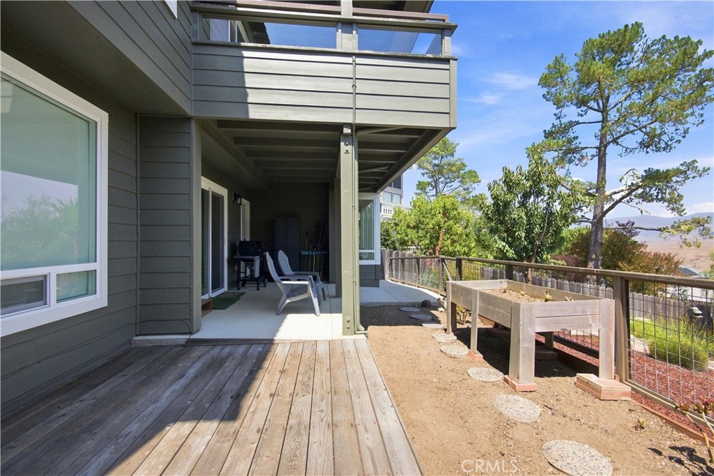 1716 Pineridge Dr, Cambria, CA 93428