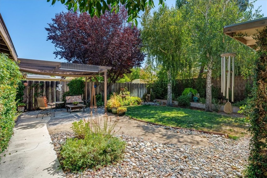 722 Deerfield Ln, Paso Robles, CA 93446