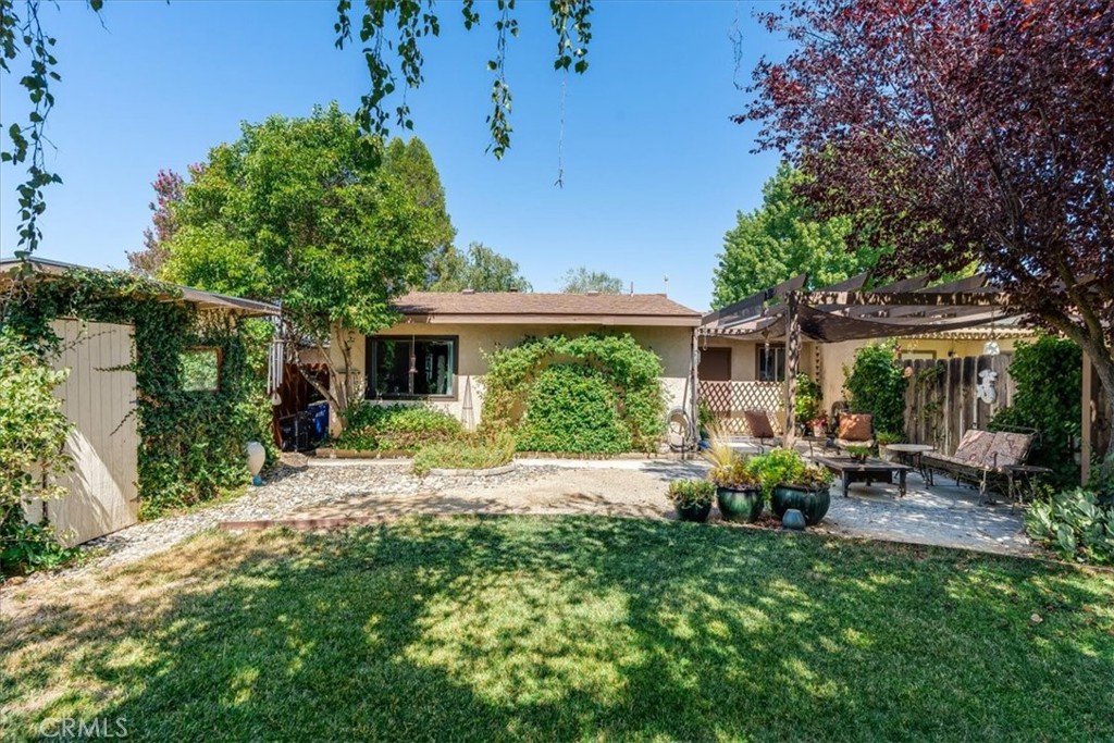 722 Deerfield Ln, Paso Robles, CA 93446