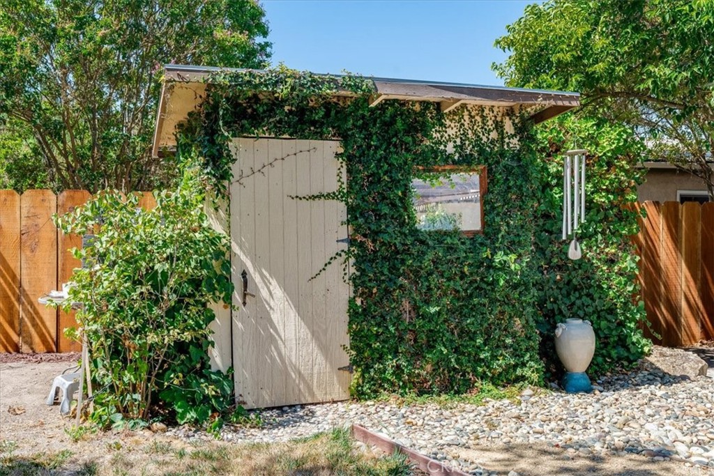 722 Deerfield Ln, Paso Robles, CA 93446