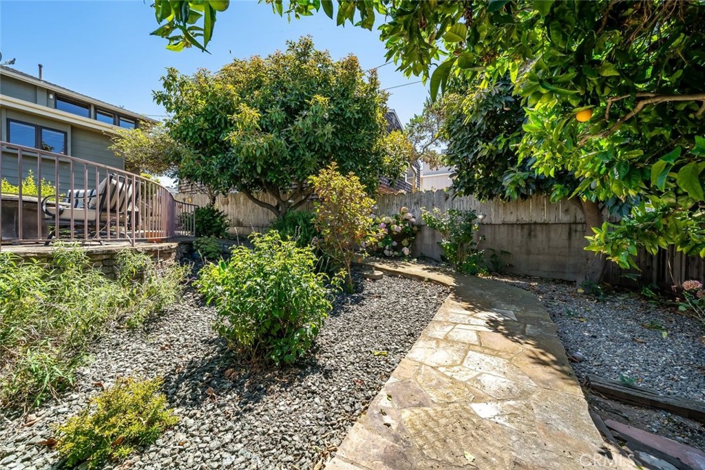 409 Tulare Avenue, Morro Bay, CA 93442