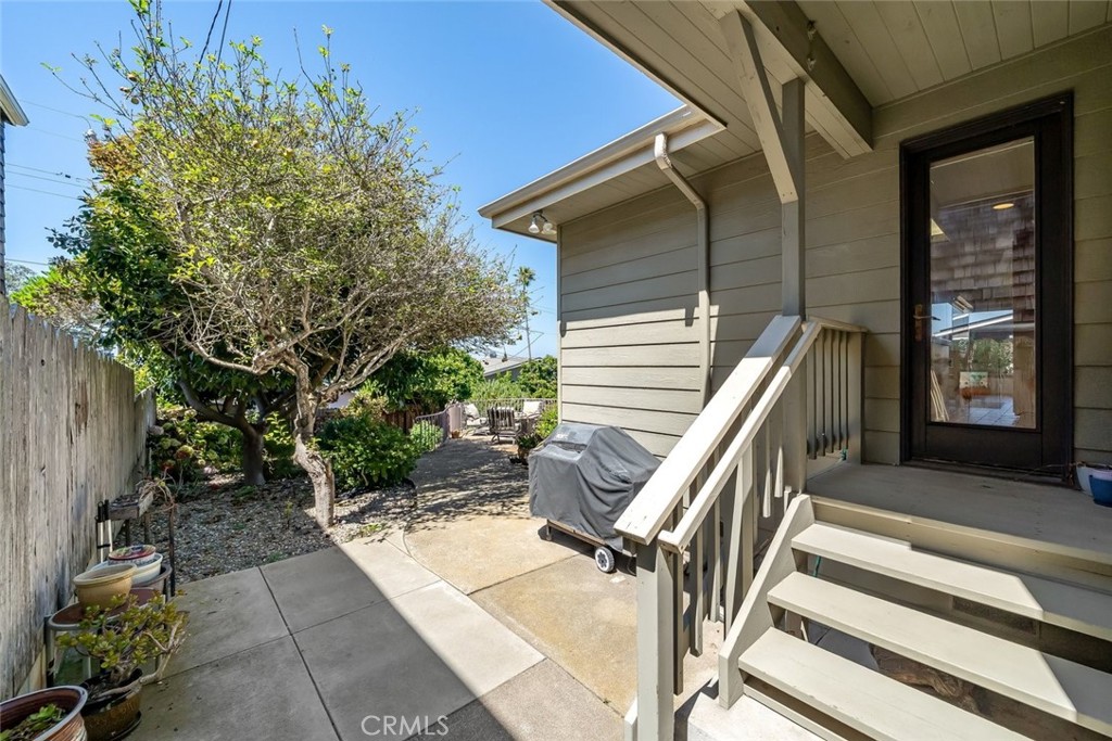 409 Tulare Avenue, Morro Bay, CA 93442