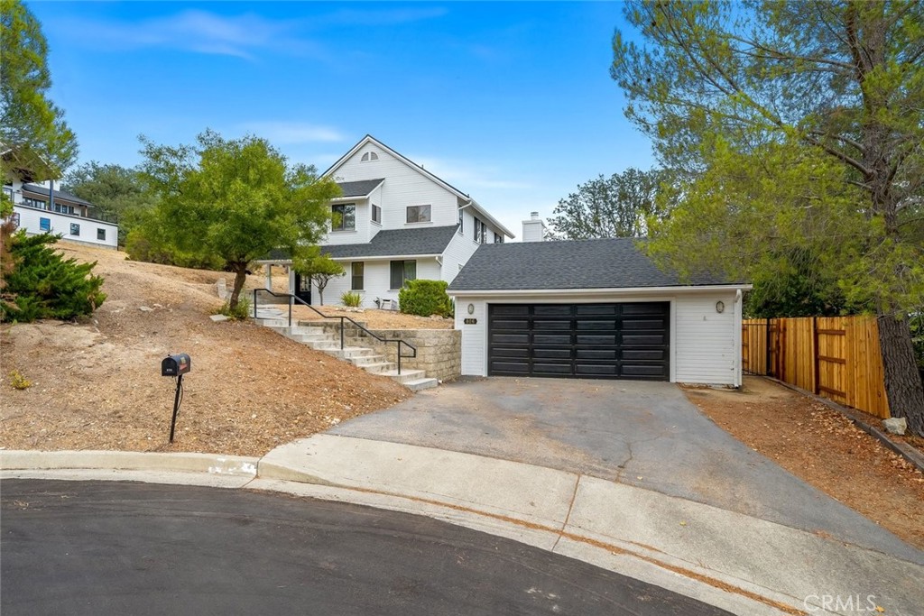 806 Grove Street, Paso Robles, CA 93446