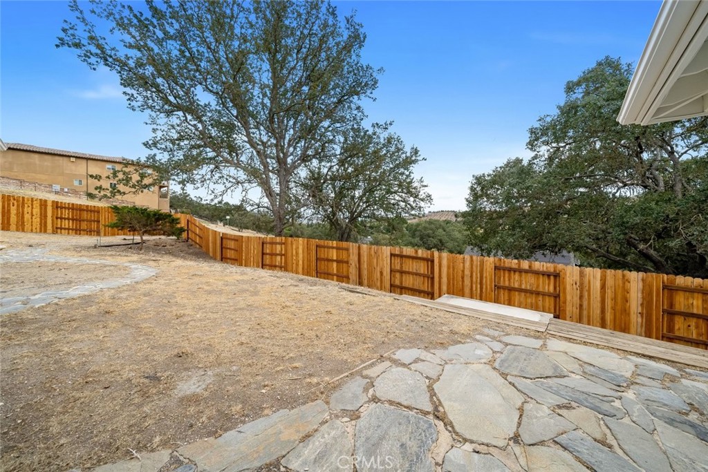 806 Grove Street, Paso Robles, CA 93446