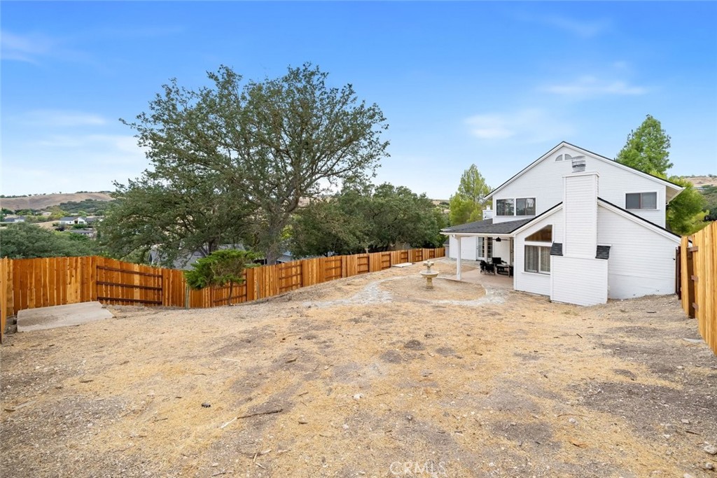 806 Grove Street, Paso Robles, CA 93446