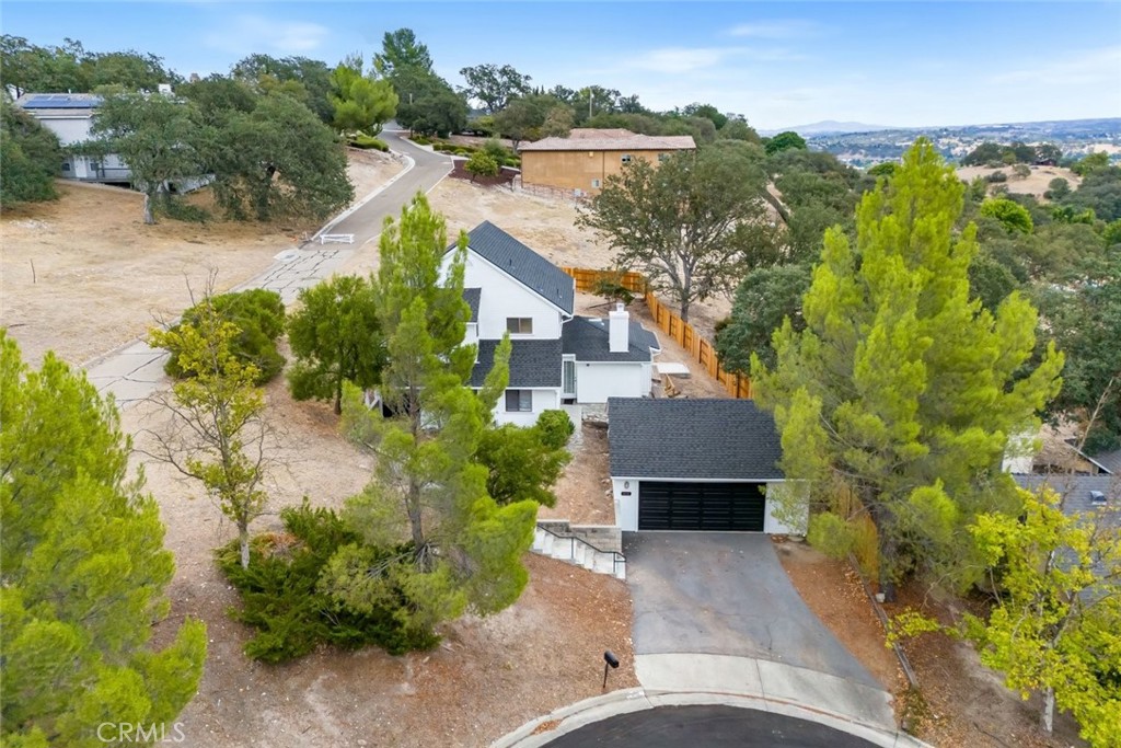 806 Grove Street, Paso Robles, CA 93446