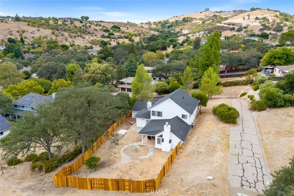 806 Grove Street, Paso Robles, CA 93446