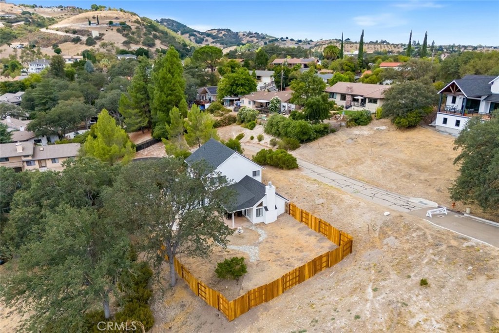 806 Grove Street, Paso Robles, CA 93446