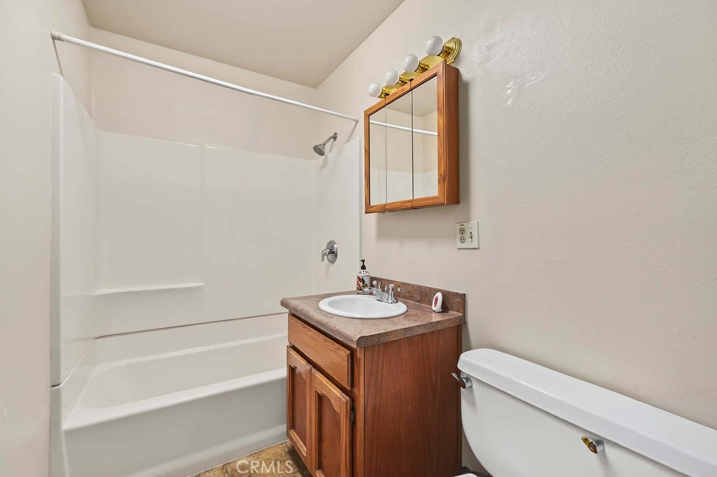 630 Belmont, Delano, CA 93215