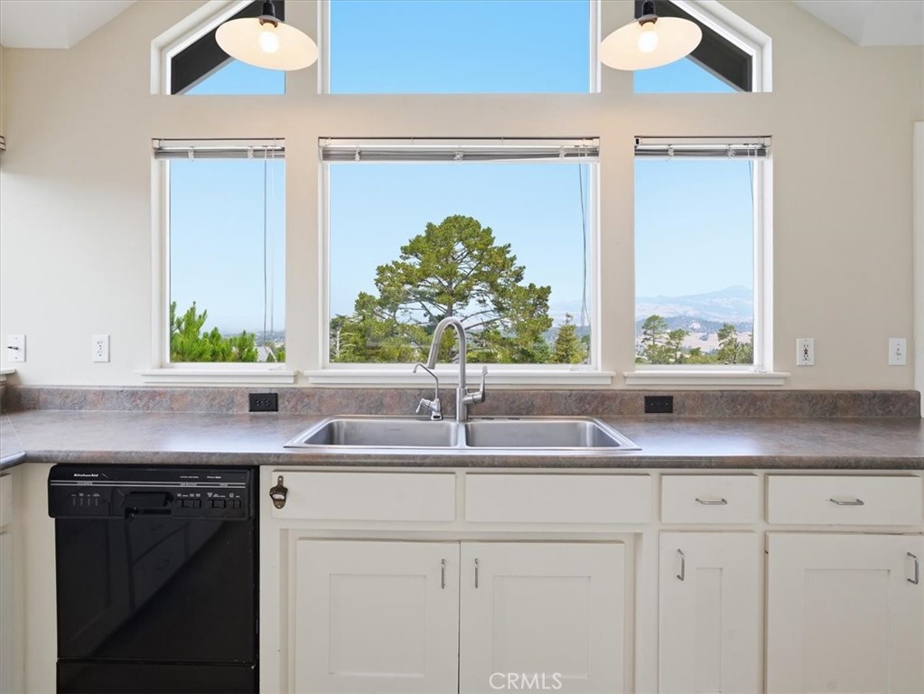 2770 Holden, Cambria, CA 93428