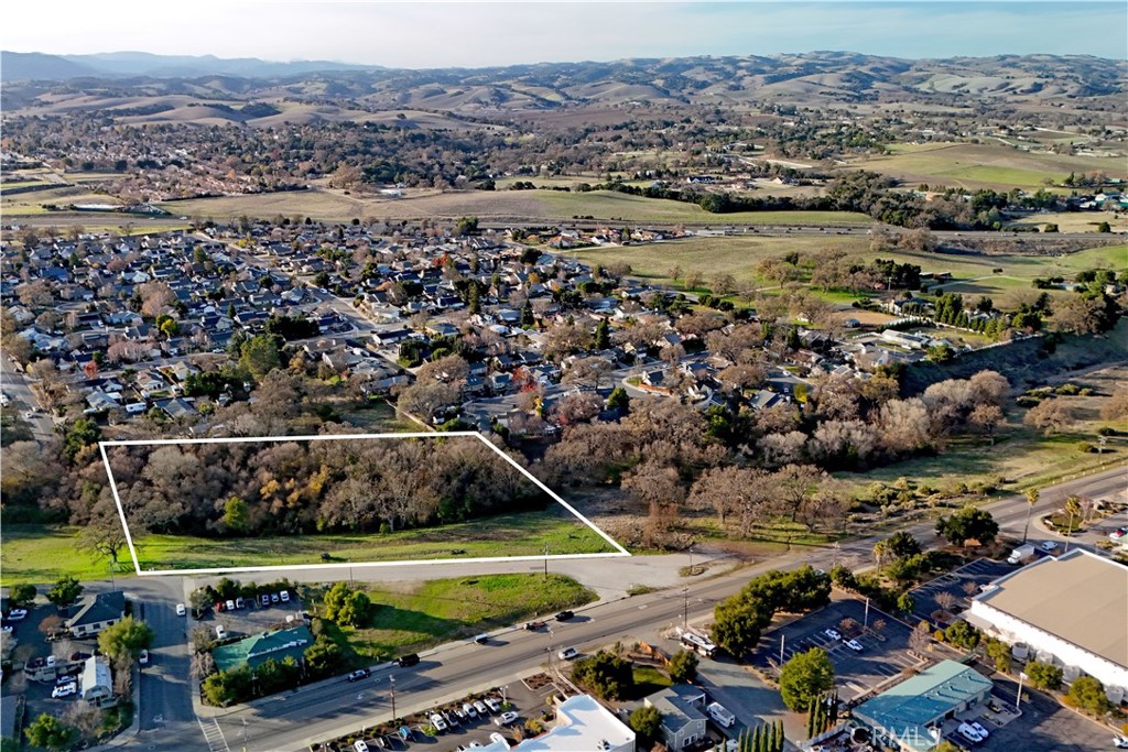 42 Old County, Templeton, CA 93465