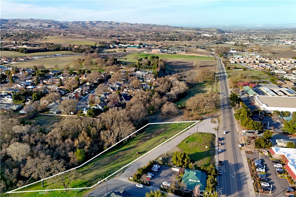 42 Old County, Templeton, CA 93465