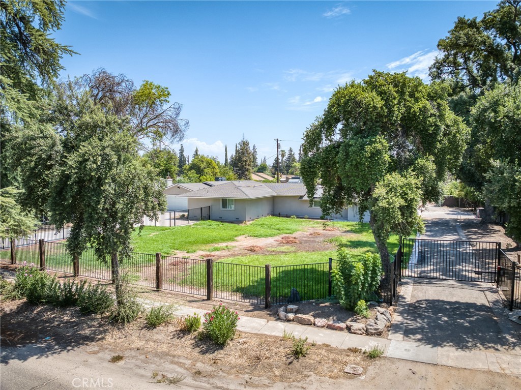 4832 N Fruit, Fresno, CA 93705