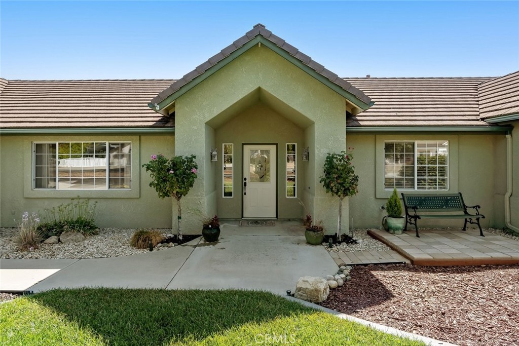 155 Eagle Creek Court, Atascadero, CA 93422