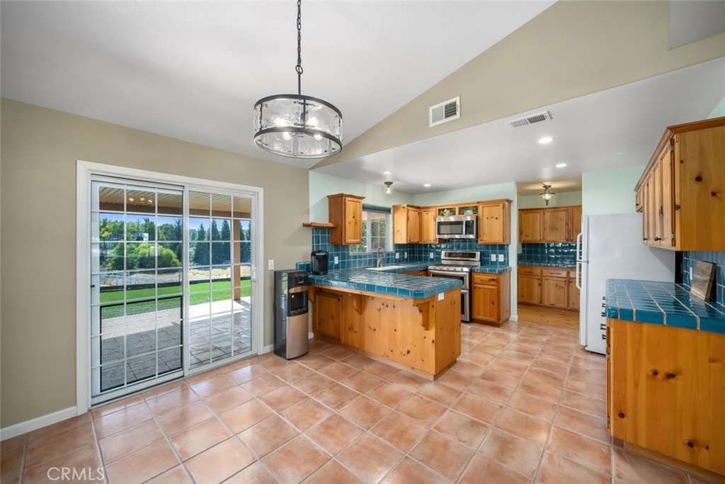 155 Eagle Creek Court, Atascadero, CA 93422