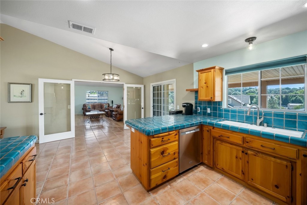 155 Eagle Creek Court, Atascadero, CA 93422