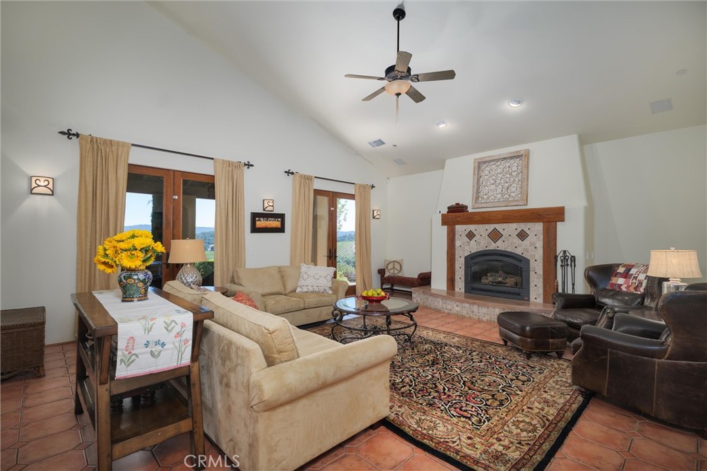 3130 Oakdale Rd., Paso Robles, CA 93446