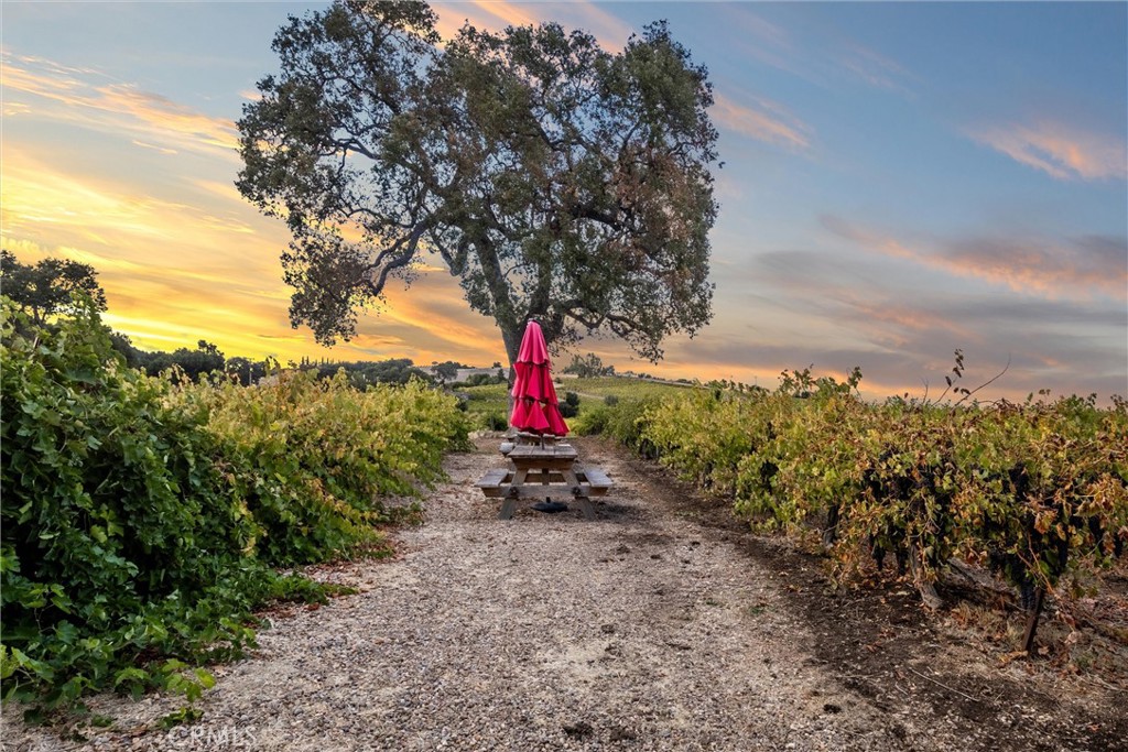 3130 Oakdale Rd., Paso Robles, CA 93446