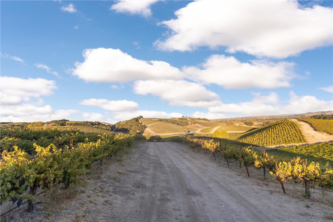 3130 Oakdale Rd., Paso Robles, CA 93446