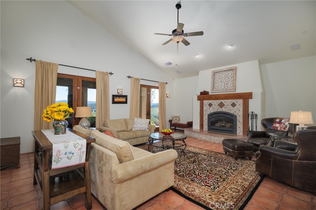 3130 Oakdale Rd., Paso Robles, CA 93446