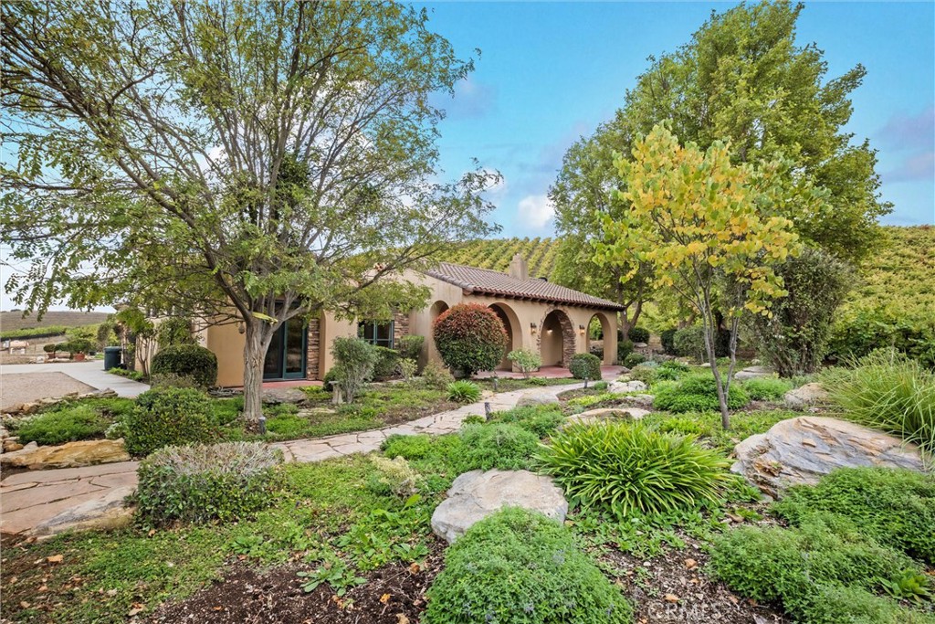 3130 Oakdale Rd., Paso Robles, CA 93446
