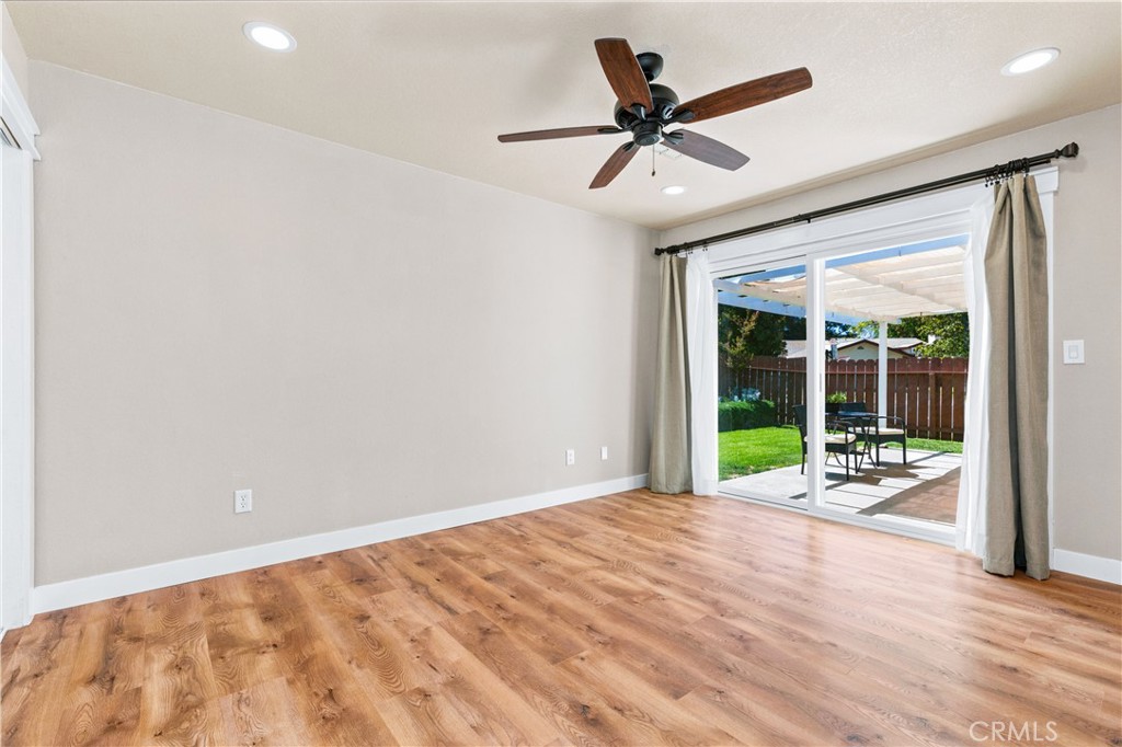 675 Golden Meadow Dr, Paso Robles, CA 93446