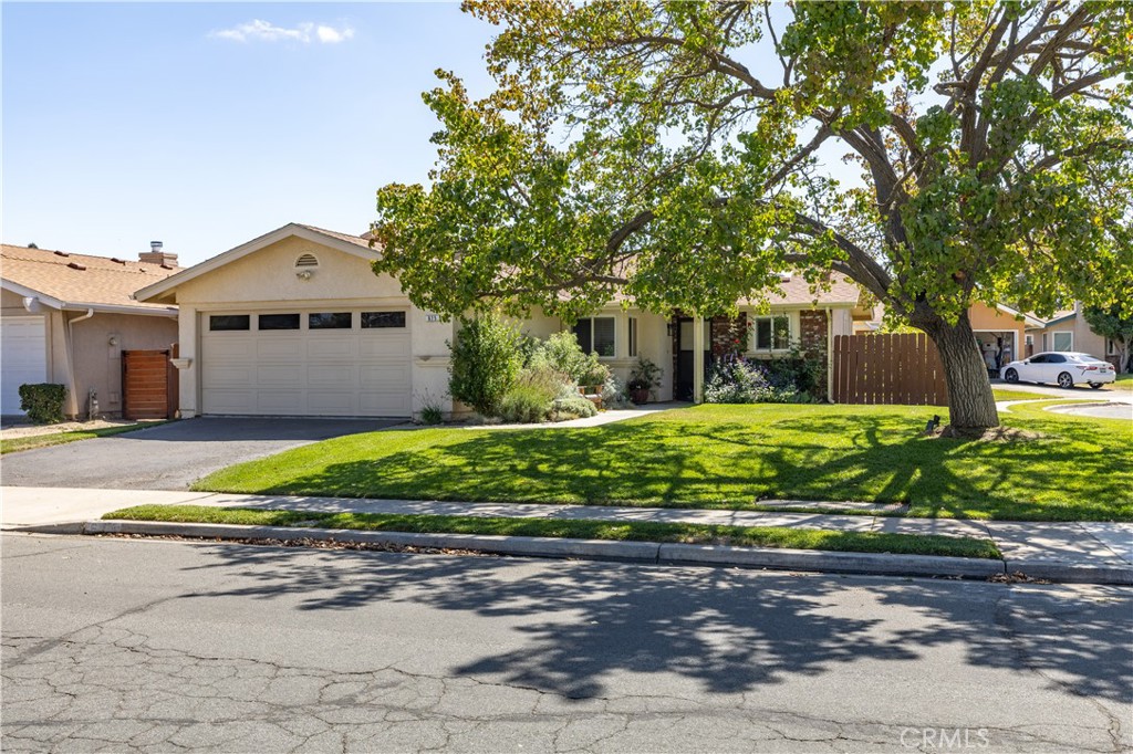 675 Golden Meadow Dr, Paso Robles, CA 93446