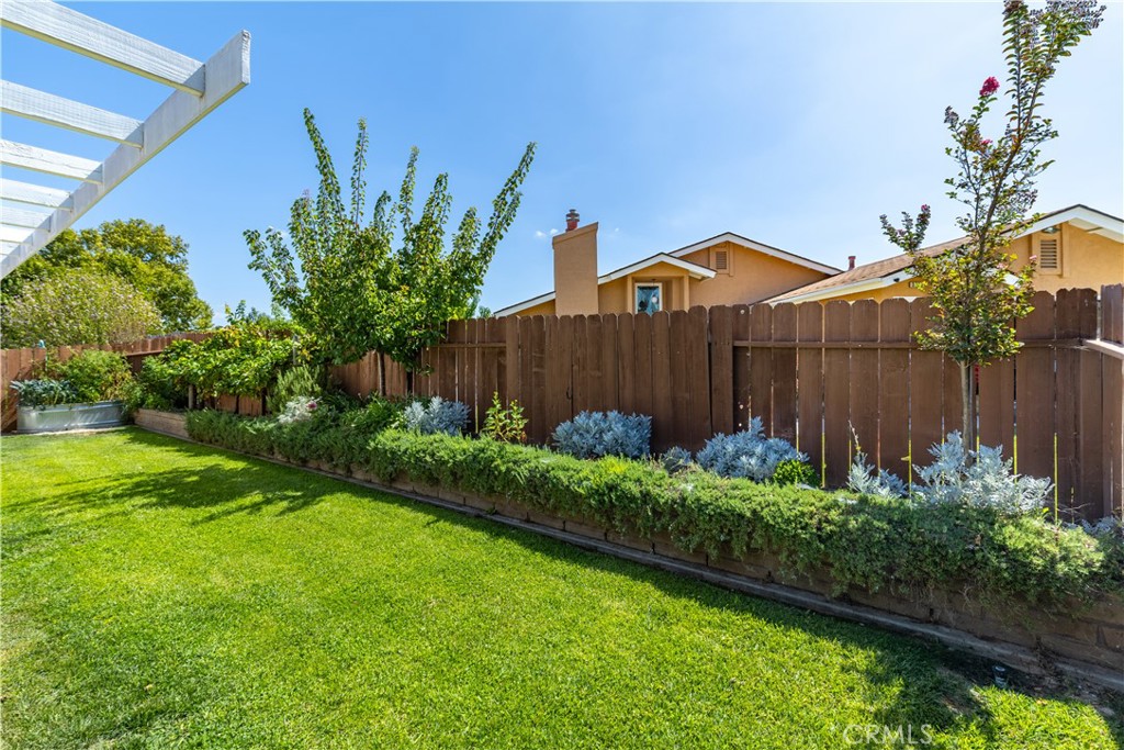 675 Golden Meadow Dr, Paso Robles, CA 93446
