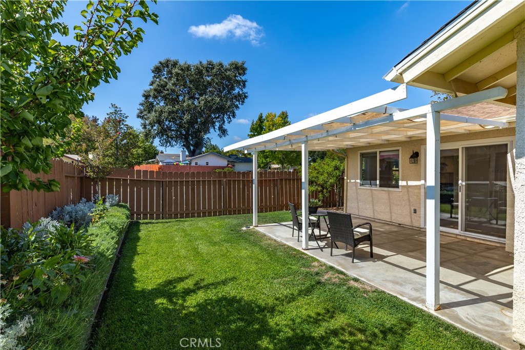 675 Golden Meadow Dr, Paso Robles, CA 93446