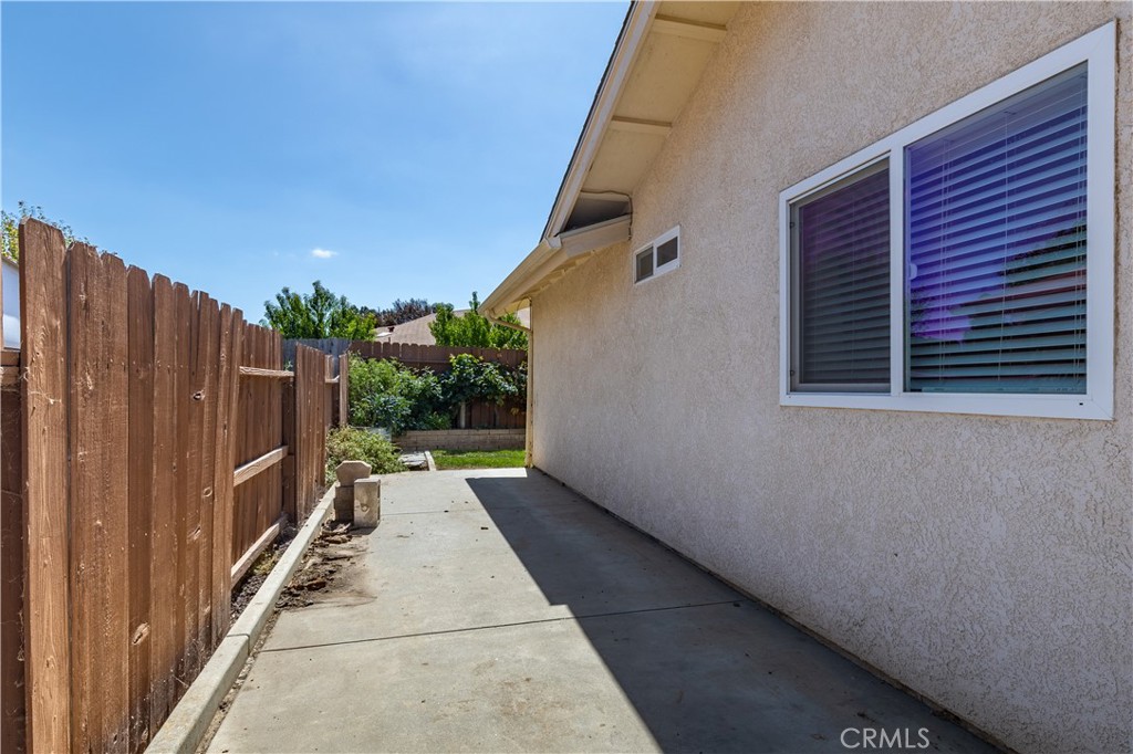 675 Golden Meadow Dr, Paso Robles, CA 93446