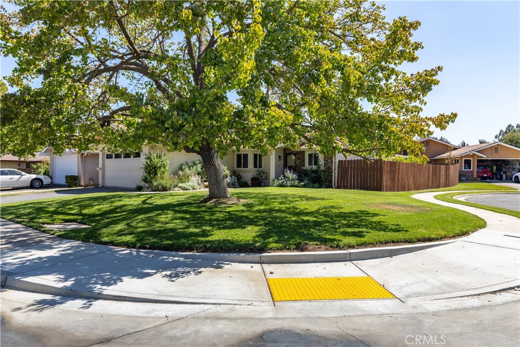 675 Golden Meadow Dr, Paso Robles, CA 93446