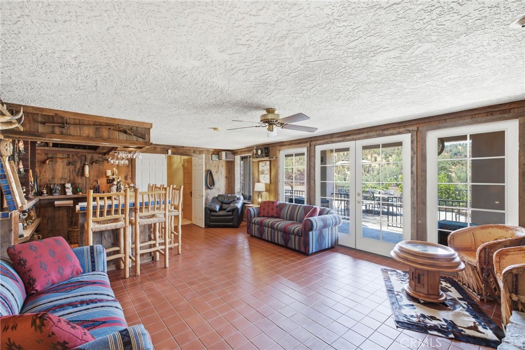 9836 Hwy 155, Glennville, CA 93226