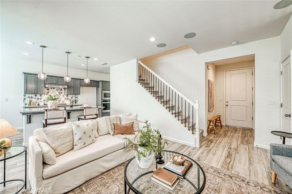 876 W Winchell, Madera, CA 93636