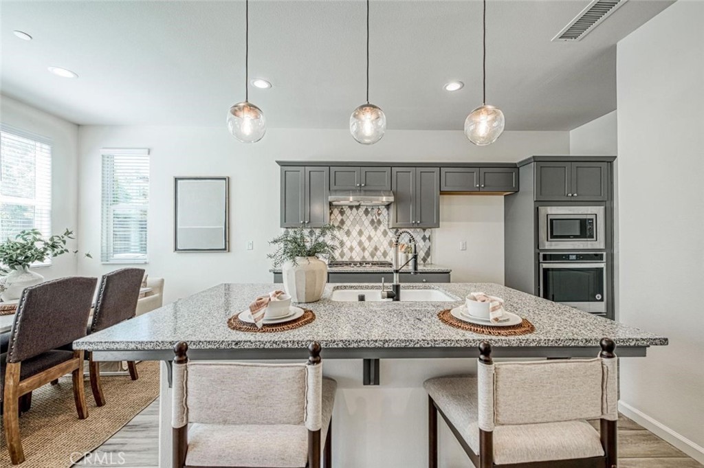 876 W Winchell, Madera, CA 93636