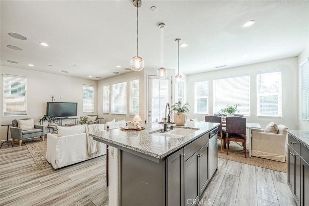 876 W Winchell, Madera, CA 93636