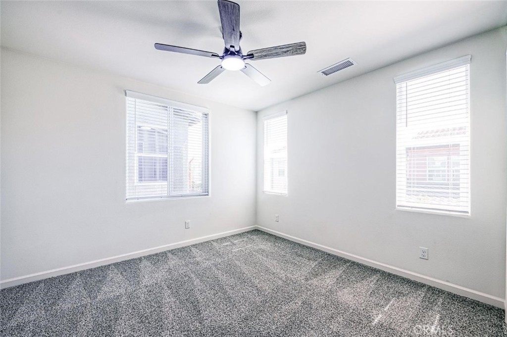 876 W Winchell, Madera, CA 93636