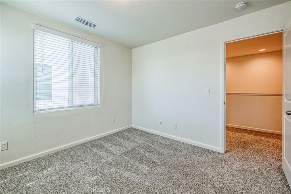 876 W Winchell, Madera, CA 93636