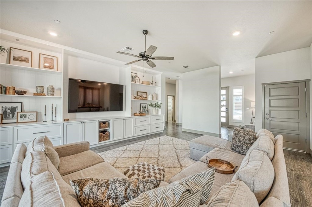 6334 E Garland, Fresno, CA 93727