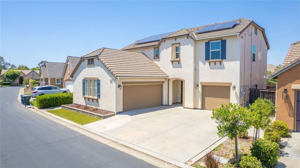 3727 Chessa, Clovis, CA 93619