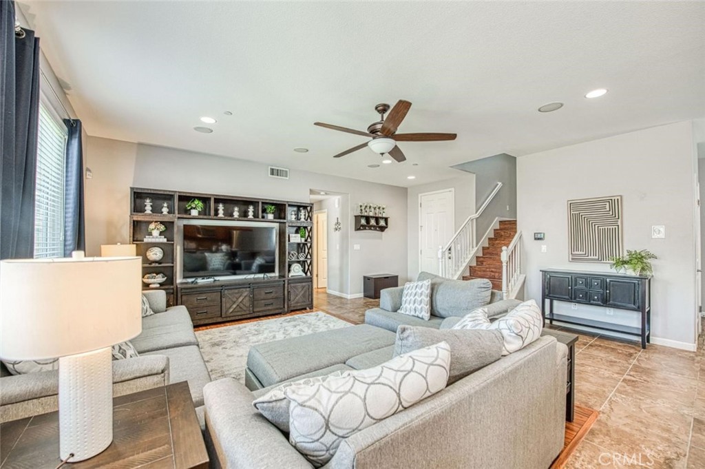 3727 Chessa, Clovis, CA 93619