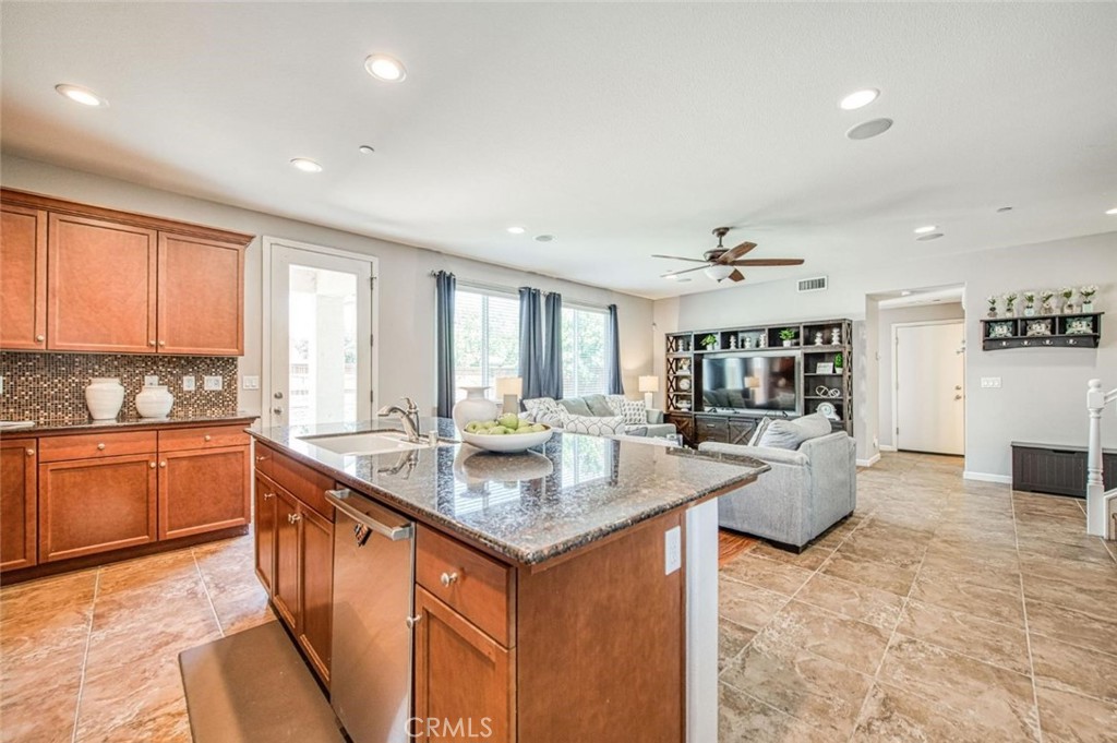 3727 Chessa, Clovis, CA 93619