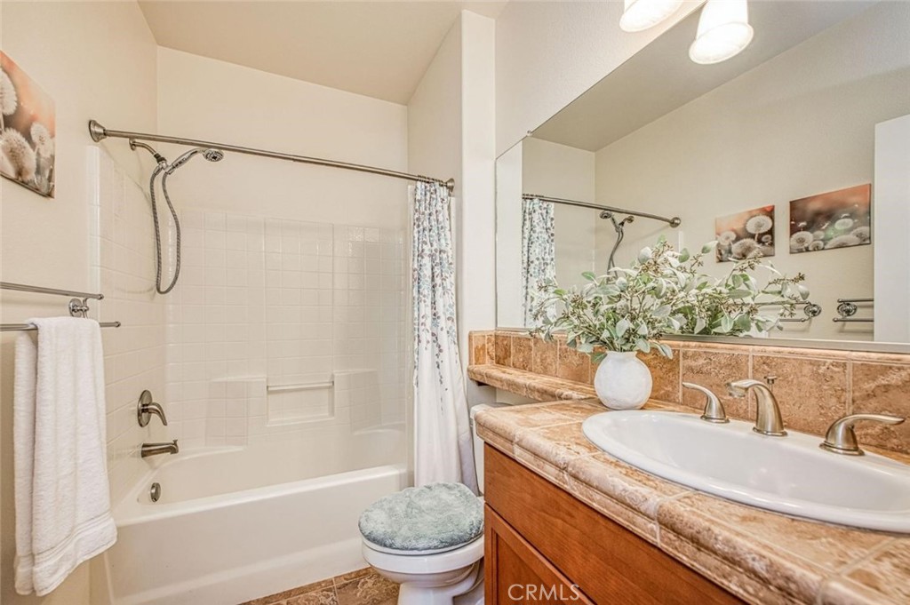 3727 Chessa, Clovis, CA 93619