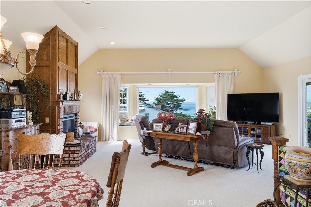 310 Cambridge St, Cambria, CA 93428