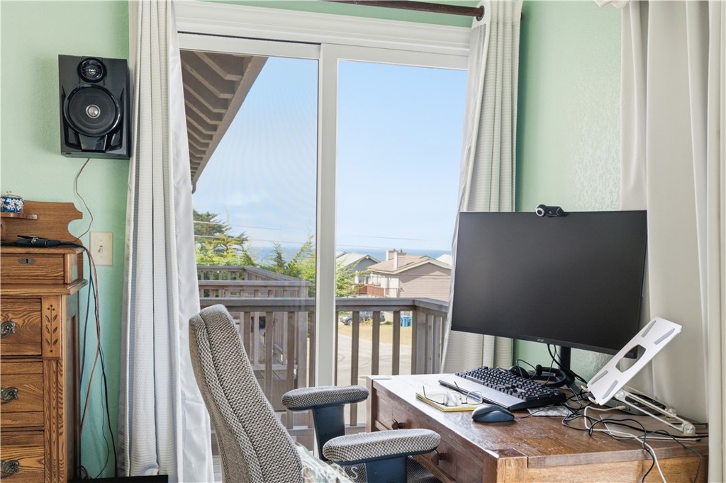310 Cambridge St, Cambria, CA 93428