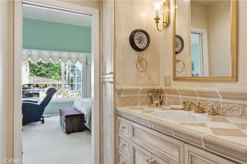 310 Cambridge St, Cambria, CA 93428