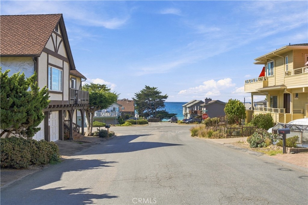 310 Cambridge St, Cambria, CA 93428