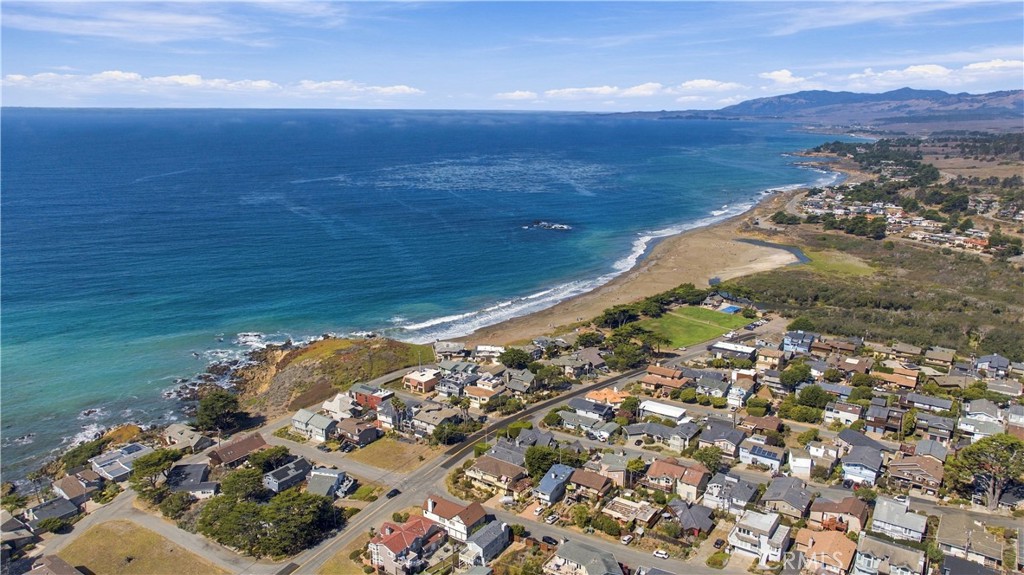 310 Cambridge St, Cambria, CA 93428