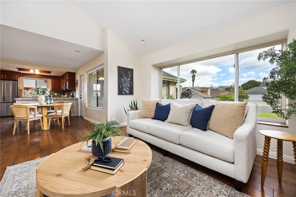 833 Escuela Ct, San Luis Obispo, CA 93405