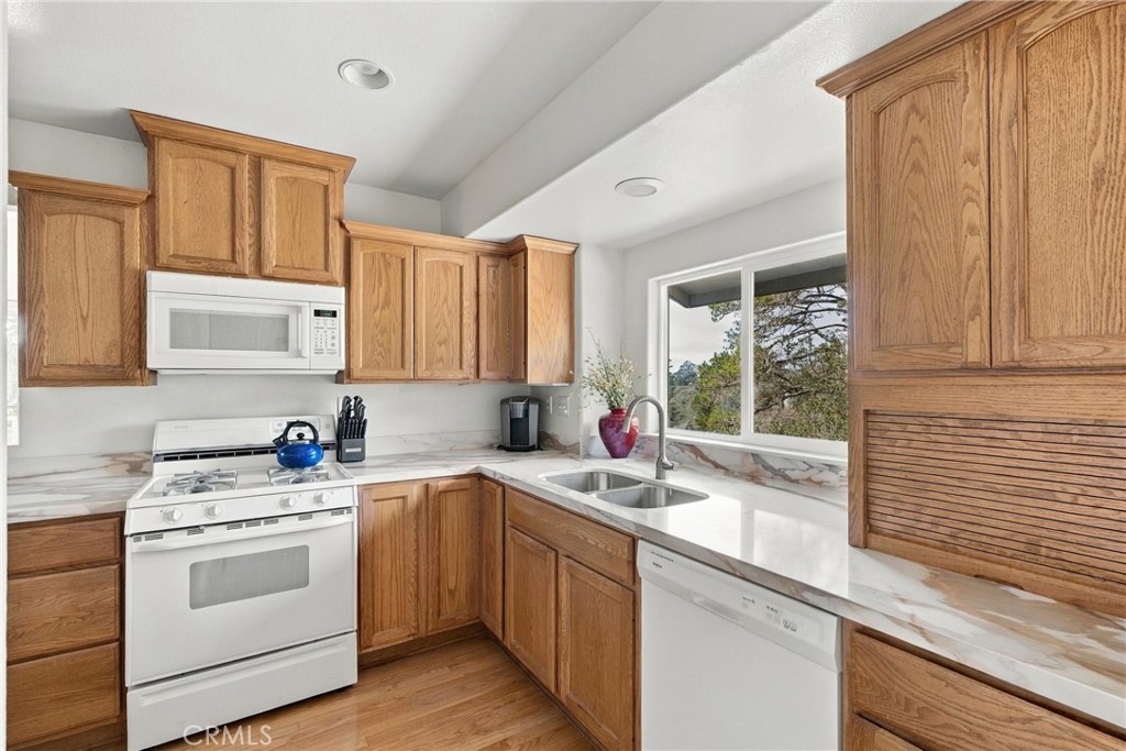 2050 Pierce Ave, Cambria, CA 93428