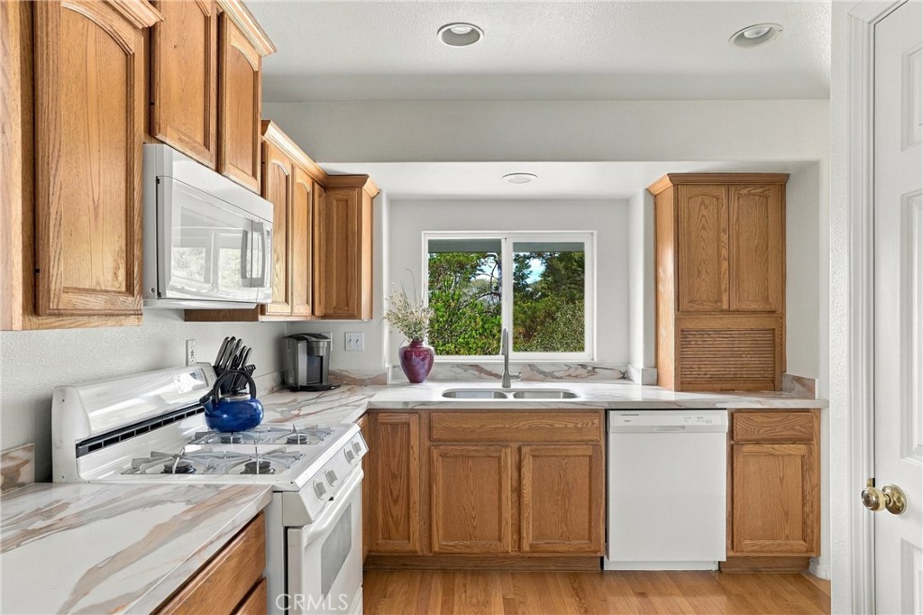 2050 Pierce Ave, Cambria, CA 93428